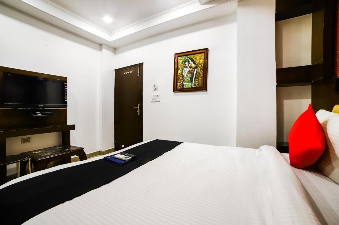 Capital O 6408 Hotel Delhi Heart نيودلهي المظهر الخارجي الصورة