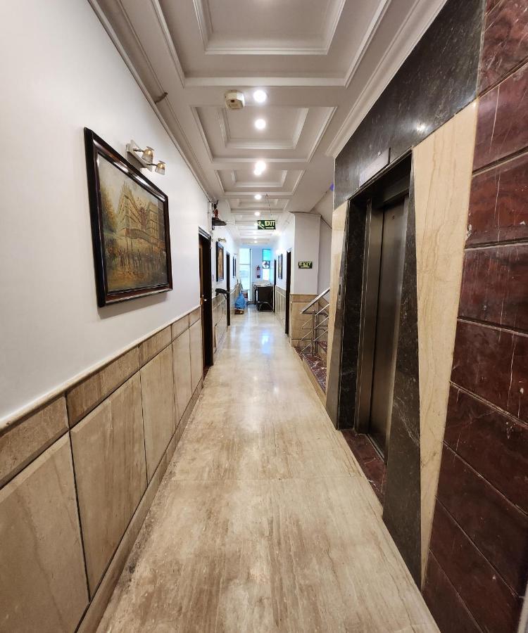 Capital O 6408 Hotel Delhi Heart نيودلهي المظهر الخارجي الصورة