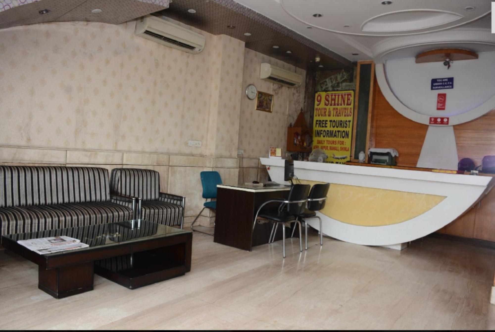 Capital O 6408 Hotel Delhi Heart نيودلهي المظهر الخارجي الصورة