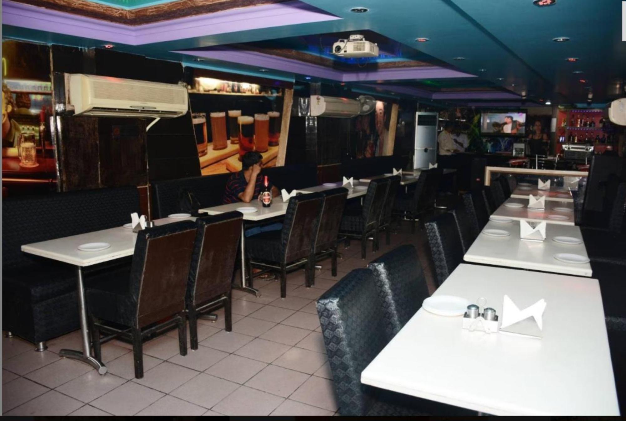 Capital O 6408 Hotel Delhi Heart نيودلهي المظهر الخارجي الصورة