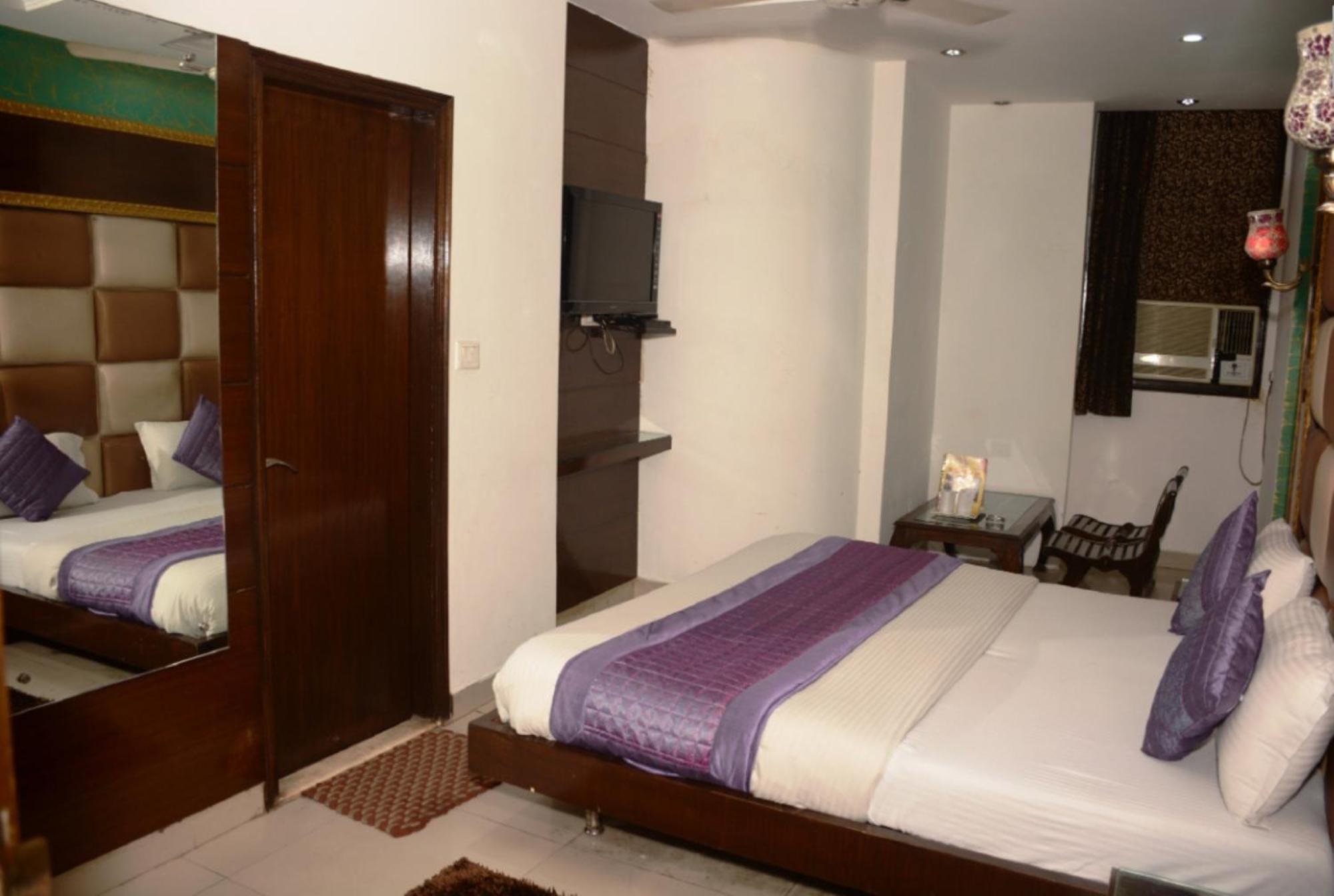 Capital O 6408 Hotel Delhi Heart نيودلهي المظهر الخارجي الصورة