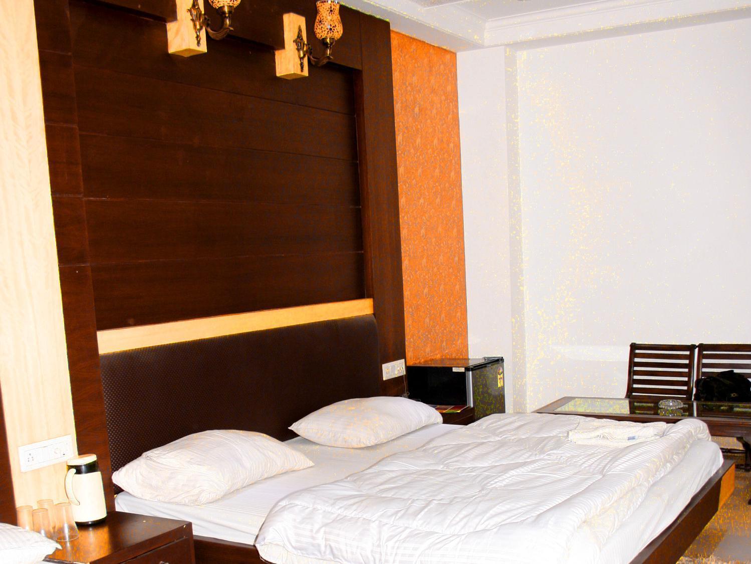 Capital O 6408 Hotel Delhi Heart نيودلهي المظهر الخارجي الصورة