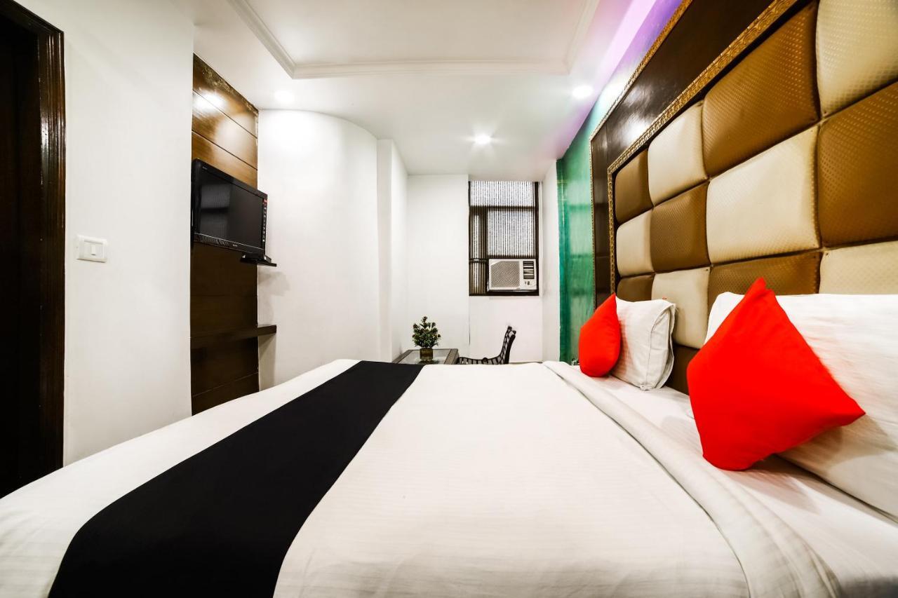 Capital O 6408 Hotel Delhi Heart نيودلهي المظهر الخارجي الصورة